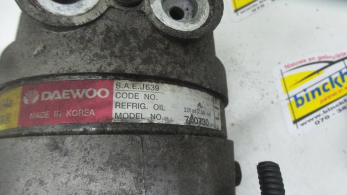 Air conditioning pump from a Daewoo Nubira (J100) 2.0 16V 2000