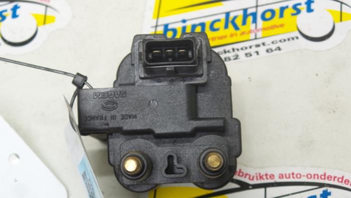Usagé Bobine Volvo S40 (VS) 2.0 16V Prix € 21,00 Règlement à la marge proposé par Binckhorst BV