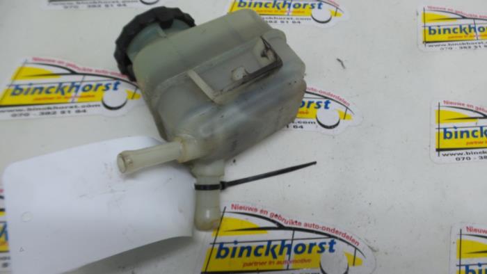 Begagnade Styrservotank Toyota Picnic (XM10) 2.2 TD GL,GX Pris € 15,75 Marginaltabell erbjuds av Binckhorst BV