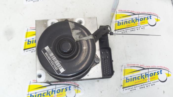 Begagnade ABS-pump Volkswagen Sharan (7M8/M9/M6) 1.9 TDI 115 Pris € 84,00 Marginaltabell erbjuds av Binckhorst BV