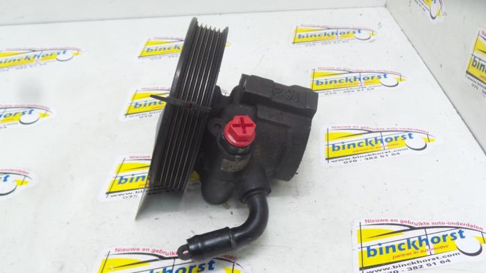 Usagé Pompe de direction Volvo S40 (VS) 1.8 16V Prix € 63,00 Règlement à la marge proposé par Binckhorst BV