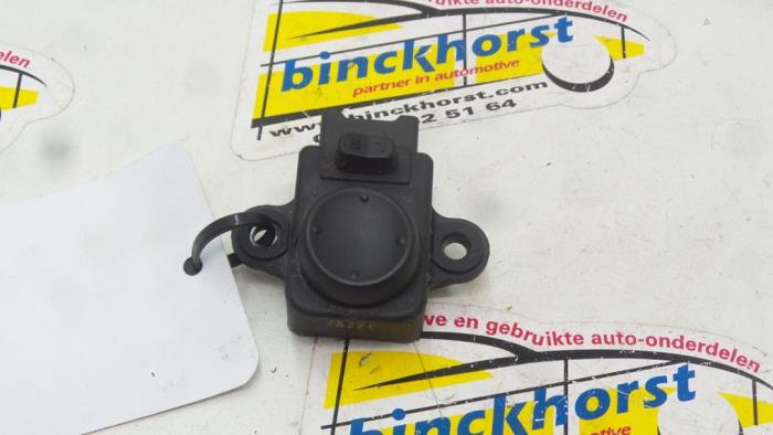 Używane Przelacznik lusterka Chevrolet Tacuma 1.6 16V Cena € 10,50 Procedura marży oferowane przez Binckhorst BV