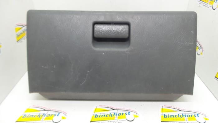 Glovebox from a Suzuki Wagon-R+ (SR) 1.2 16V 1999