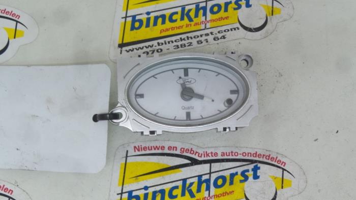 Begagnade Klocka Ford Mondeo III 2.0 TDCi 130 16V Pris € 21,00 Marginaltabell erbjuds av Binckhorst BV