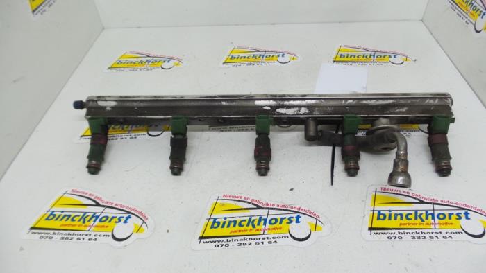 Usagé Système d'injection Volvo S80 (TR/TS) 2.4 SE 20V 170 Prix € 105,00 Règlement à la marge proposé par Binckhorst BV