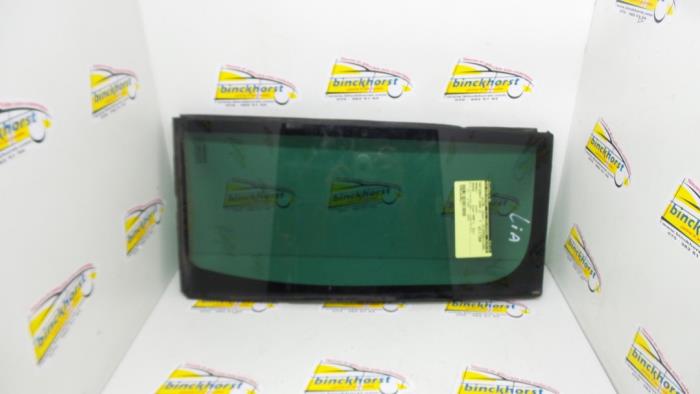 Usados Ventanilla triangular izquierda detrás Renault Espace (JK) 2.2 dCi 16V Precio € 36,75 Norma de margen ofrecido por Binckhorst BV
