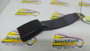 Usagé Attache ceinture arrière central Suzuki Swift (SF310/413) 1.3i 5-Drs. Prix € 21,00 Règlement à la marge proposé par Binckhorst BV