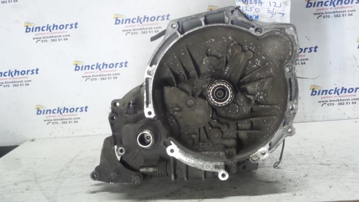 Usagé Boîte de vitesse Mazda 121 (JA/JB) 1.25i 16V Prix € 105,00 Règlement à la marge proposé par Binckhorst BV