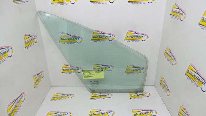 Usados Ventanilla triangular derecha delante Opel Tigra (75) 1.6i 16V Precio € 31,50 Norma de margen ofrecido por Binckhorst BV