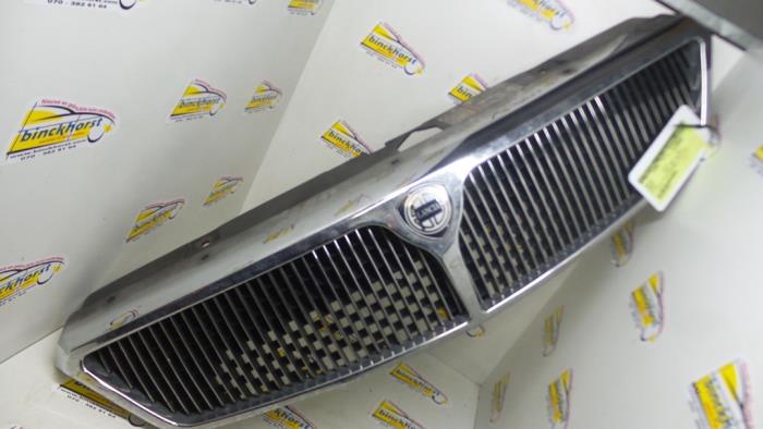 Używane Grill Lancia Zeta 2.0 Turbo Cena € 31,50 Procedura marży oferowane przez Binckhorst BV