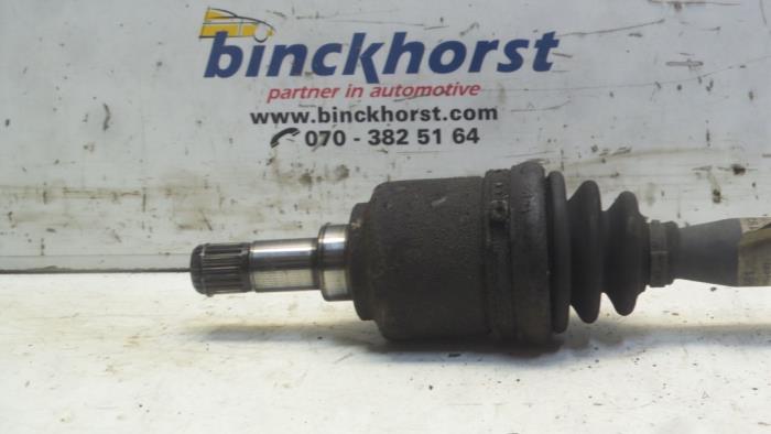 Front drive shaft, left from a Fiat Stilo (192A/B) 1.2 16V 3-Drs. 2002