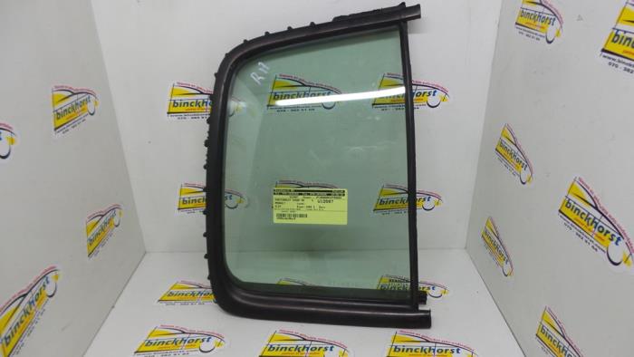Usados Ventanilla triangular derecha detrás Renault Clio II (BB/CB) 1.6 Autom. Precio € 26,25 Norma de margen ofrecido por Binckhorst BV