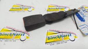 Używane Wtyk pasa bezpieczenstwa srodek tyl Fiat Stilo (192A/B) 1.4 16V Cena € 15,75 Procedura marży oferowane przez Binckhorst BV
