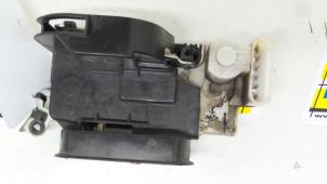 Used Front door lock mechanism 4-door, right Fiat Multipla (186) 1.6 16V 100 SX,ELX Price € 42,00 Margin scheme offered by Binckhorst BV