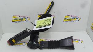 Usagé Insertion ceinture de sécurité avant droite Opel Combo (Corsa C) 1.7 DI 16V Prix € 42,00 Règlement à la marge proposé par Binckhorst BV