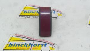 Usados Interruptor de luz de pánico Opel Combo (Corsa C) 1.7 DI 16V Precio € 10,50 Norma de margen ofrecido por Binckhorst BV