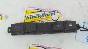 Used Central locking switch Fiat Idea (350AX) 1.4 16V Price € 26,25 Margin scheme offered by Binckhorst BV