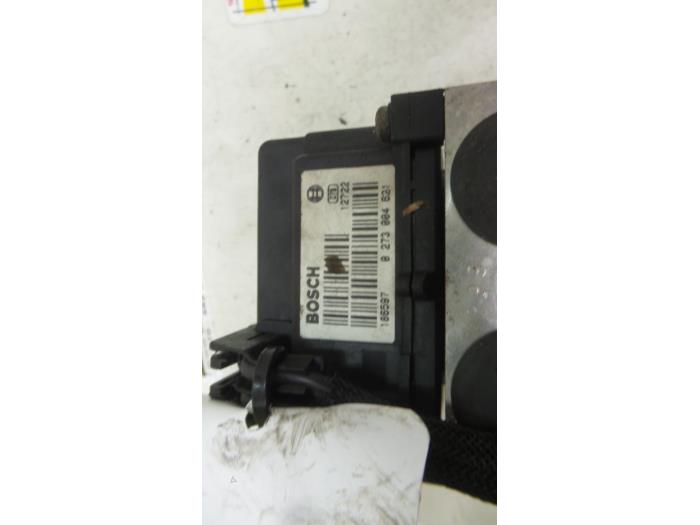 Used ABS pump Renault Clio II (BB/CB) 1.4 16V Price € 73,50 Margin scheme offered by Binckhorst BV