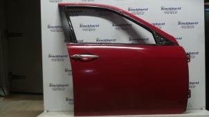 Używane Drzwi prawe przednie wersja 4-drzwiowa Alfa Romeo 156 (932) 2.0 Twin Spark 16V Cena € 42,00 Procedura marży oferowane przez Binckhorst BV