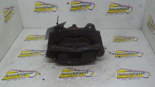 Usados Pinza de freno derecha delante Fiat Stilo MW (192C) 1.6 16V Precio € 26,25 Norma de margen ofrecido por Binckhorst BV