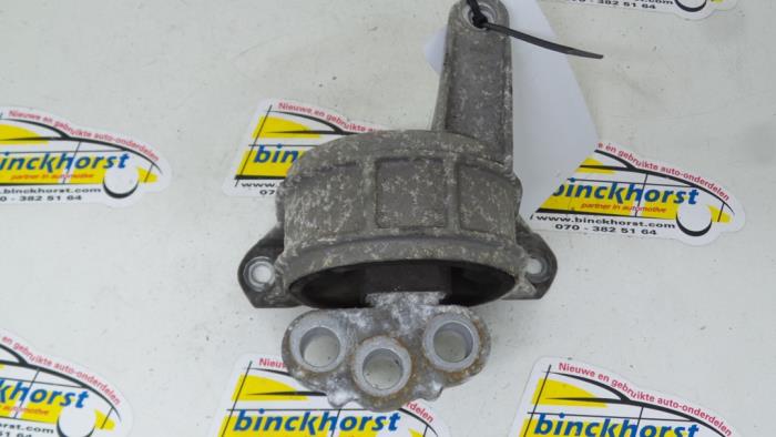 Used Engine mount Opel Astra H GTC (L08) 1.6 16V Price € 15,75 Margin scheme offered by Binckhorst BV