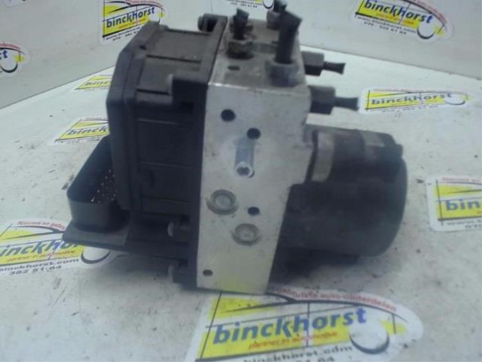 Usagé Bloc ABS Mazda RX-8 (SE17) 1.3 Renesis HP Prix € 131,25 Règlement à la marge proposé par Binckhorst BV