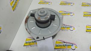 Używane Silnik wentylatora nagrzewnicy Mazda 626 (GE14/74/84) 1.8i LX,GLX 16V Cena € 31,50 Procedura marży oferowane przez Binckhorst BV
