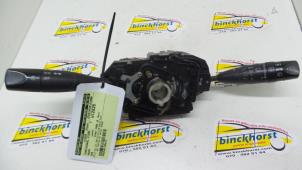 Usados Interruptor combinado columna de dirección Mazda 626 (GE14/74/84) 1.8i LX,GLX 16V Precio € 36,75 Norma de margen ofrecido por Binckhorst BV