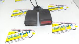 Usagé Insertion ceinture de sécurité arrière centre Citroen Xsara Picasso (CH) 1.8 16V Prix € 26,25 Règlement à la marge proposé par Binckhorst BV
