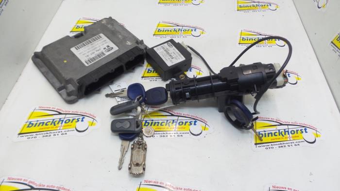 Used Ignition lock + computer Fiat Bravo (182A) 1.6 SX 16V Price € 105,00 Margin scheme offered by Binckhorst BV