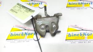 Używane Mechanizm zamka tylnej klapy Suzuki Swift (SF310/413) 1.0i Cena € 26,25 Procedura marży oferowane przez Binckhorst BV