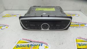 Używane Radioodtwarzacz CD Renault Fluence (LZ) ZE Cena € 78,75 Procedura marży oferowane przez Binckhorst BV