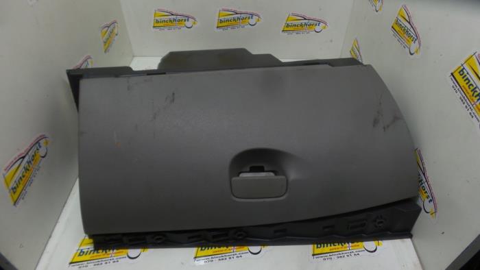 Begagnade Handskfack Renault Fluence (LZ) ZE Pris € 52,50 Marginaltabell erbjuds av Binckhorst BV