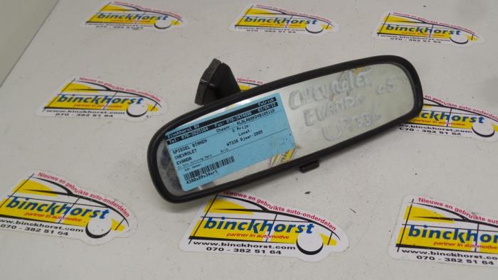 Usados Retrovisor interior Chevrolet Evanda 2.0 16V Precio € 15,75 Norma de margen ofrecido por Binckhorst BV
