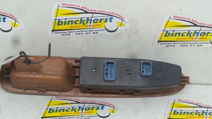 Usados Interruptor de ventanilla eléctrica Chevrolet Evanda 2.0 16V Precio € 52,50 Norma de margen ofrecido por Binckhorst BV