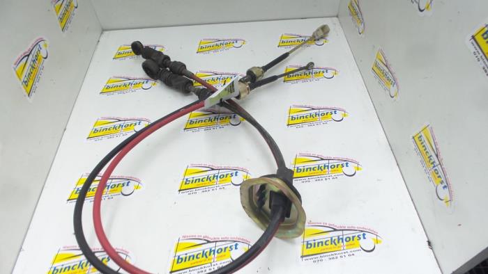 Gearbox shift cable from a Kia Magentis (GD) 2.0 16V 2003