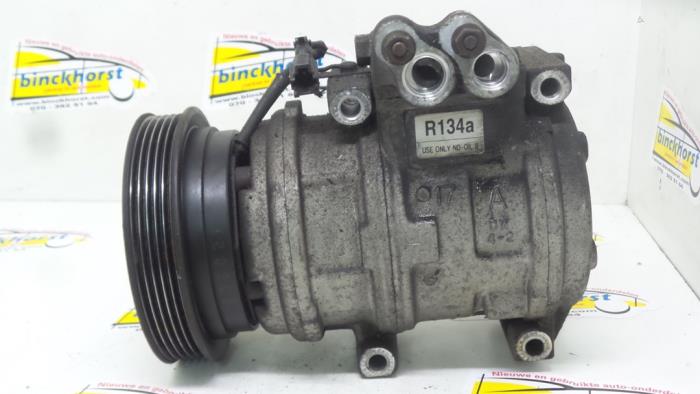 Air conditioning pump from a Kia Magentis (GD) 2.0 16V 2003