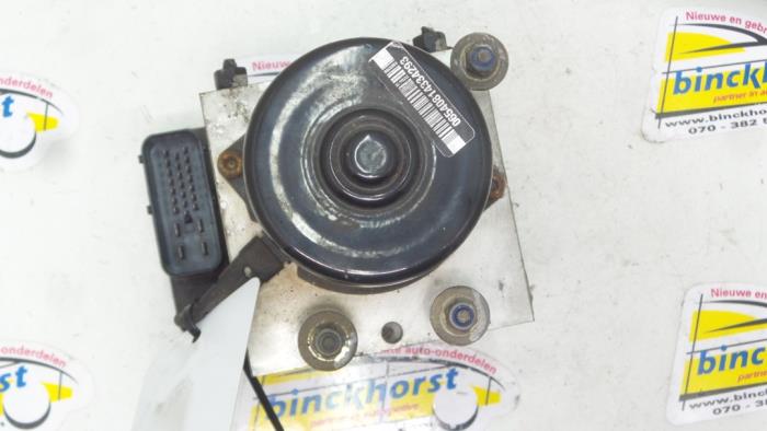 Begagnade ABS-pump Ford Galaxy (WGR) 2.3i 16V SEFI Pris € 94,50 Marginaltabell erbjuds av Binckhorst BV