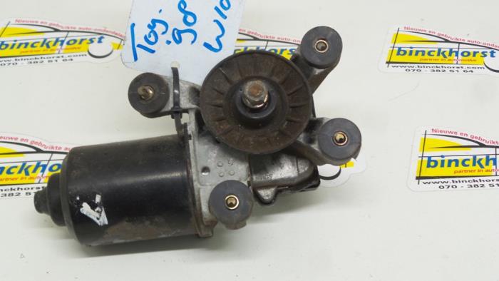 Front wiper motor from a Toyota Corolla (E11) 1.6 16V 1998