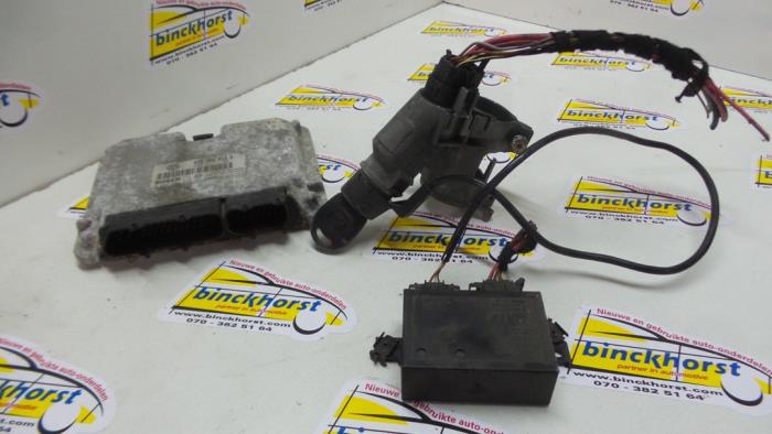 Used Ignition lock + computer Volkswagen Polo III (6N1) 1.9 SDI Price € 72,45 Margin scheme offered by Binckhorst BV