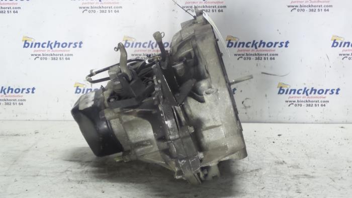 Getriebe van een Nissan Micra (K12) 1.5 dCi 65 2005
