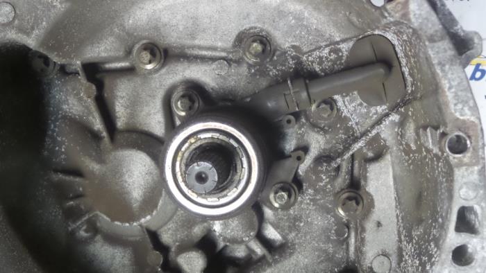 Getriebe van een Nissan Micra (K12) 1.5 dCi 65 2005