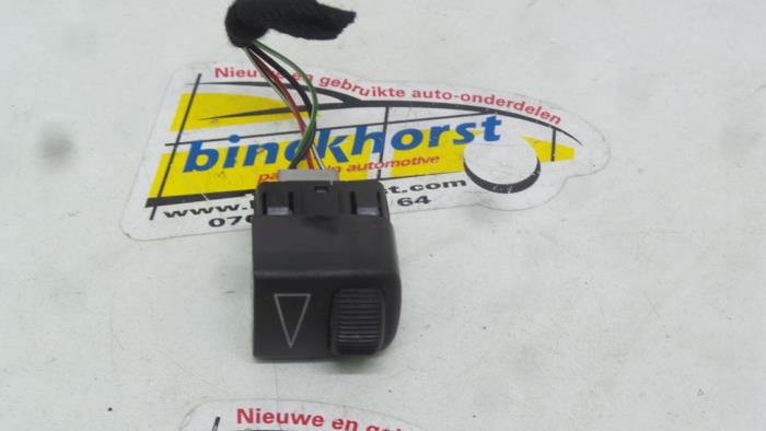 Używane Sciemniacz kokpitowy Saab 9-3 I (YS3D) 2.0t 16V Cena € 26,25 Procedura marży oferowane przez Binckhorst BV