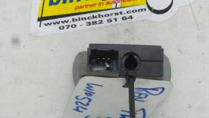 Used AIH headlight switch Renault Twingo (C06) 1.2 Price € 10,50 Margin scheme offered by Binckhorst BV