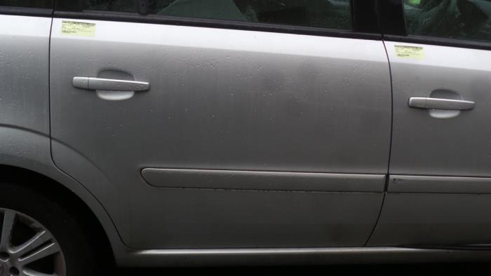 Tür 4-türig rechts hinten van een Opel Zafira (M75) 1.9 CDTI 2006