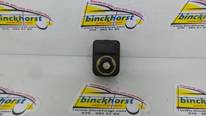 Używane Silnik reflektora Opel Agila (A) 1.2 16V Twin Port Cena € 15,75 Procedura marży oferowane przez Binckhorst BV