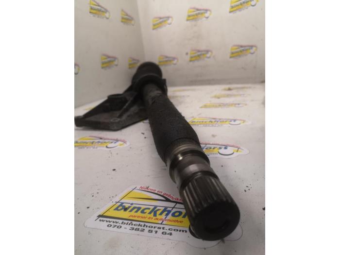 Front drive shaft, right from a Saab 9-5 Estate (YS3E) 2.2 TiD 16V 2003