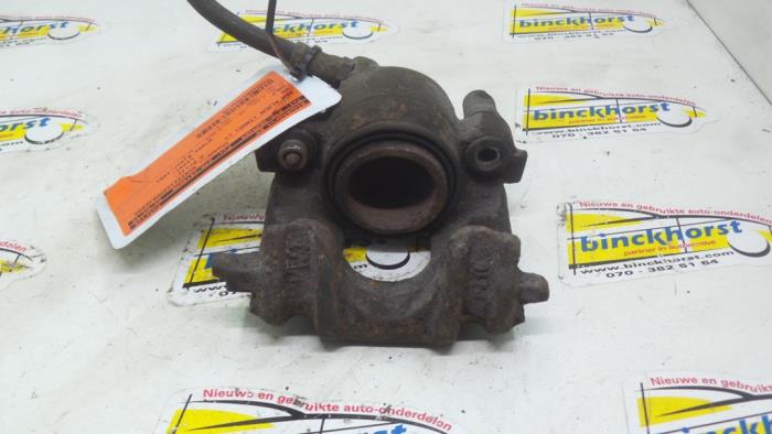 Usagé Etrier de frein avant gauche Volkswagen Golf II (19E) 1.6 CD,CLD,GLD Prix € 31,50 Règlement à la marge proposé par Binckhorst BV