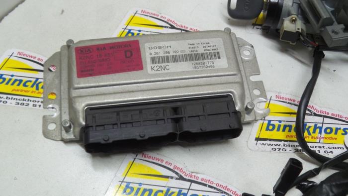 Ignition lock + computer from a Kia Shuma II 1.6 16V 2002
