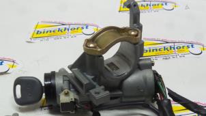 Ignition lock + computer from a Kia Shuma II 1.6 16V 2002
